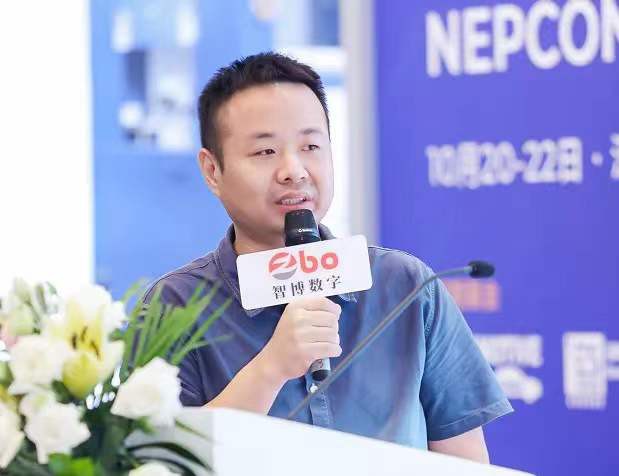 Être le cerveau le plus puissant des robots de service intelligents